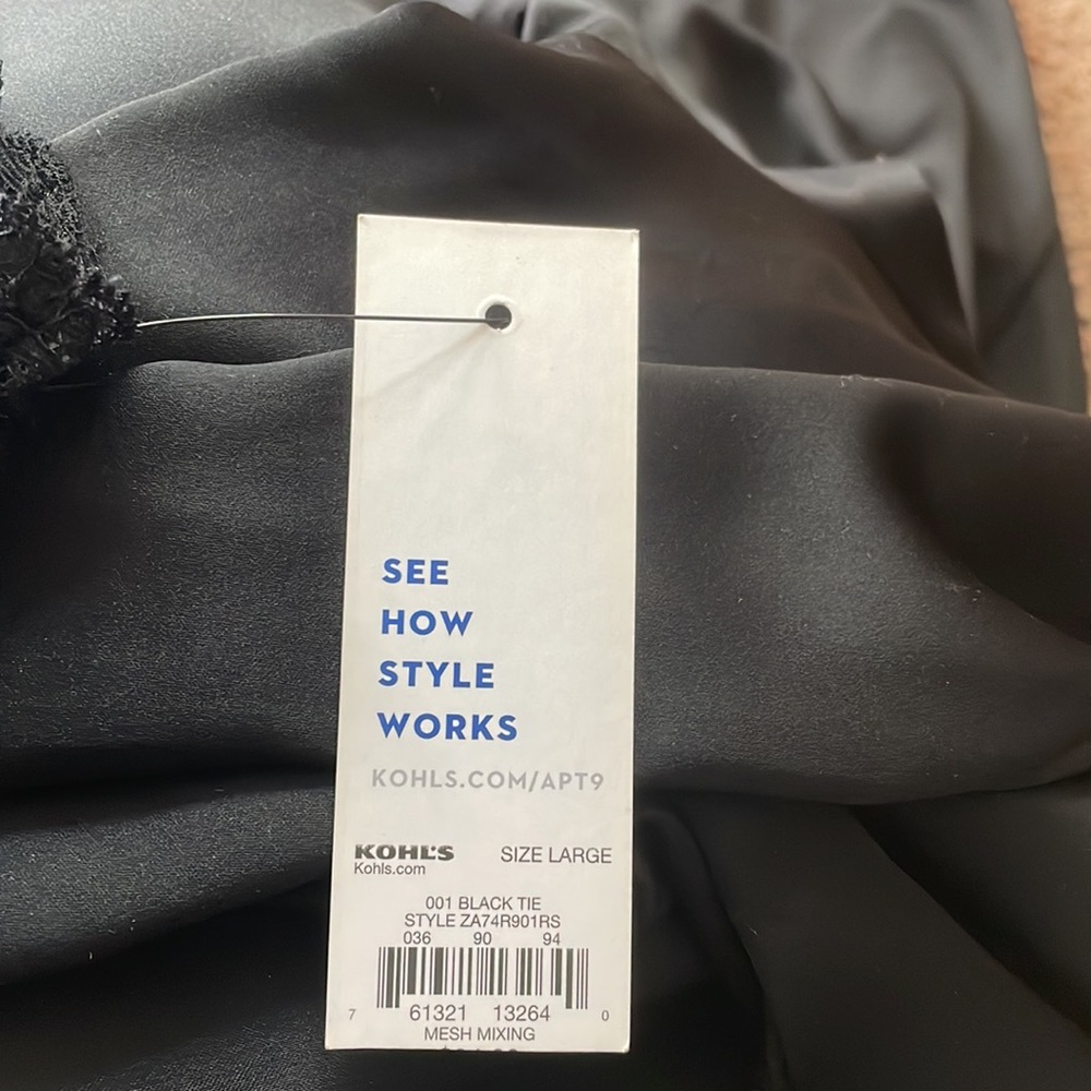 Robe - Picture 10 of 10